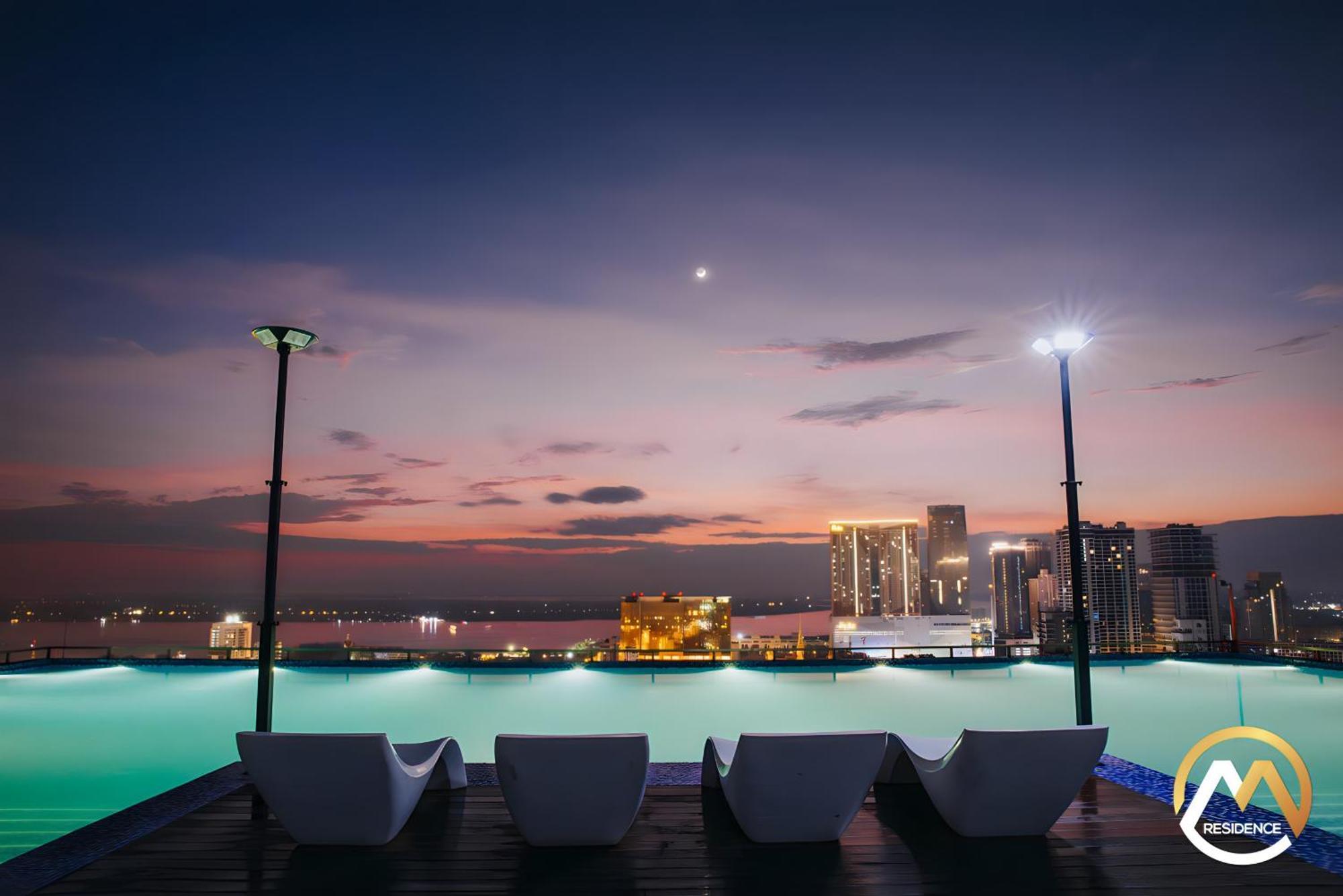 Infinity Pool Hotel Phnom Penh Down To 24 Usd In M Residence Exteriér fotografie